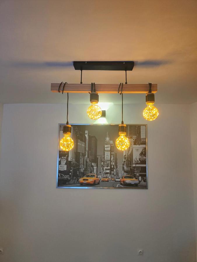 Les Lofts De Provins: Apt 1 מראה חיצוני תמונה